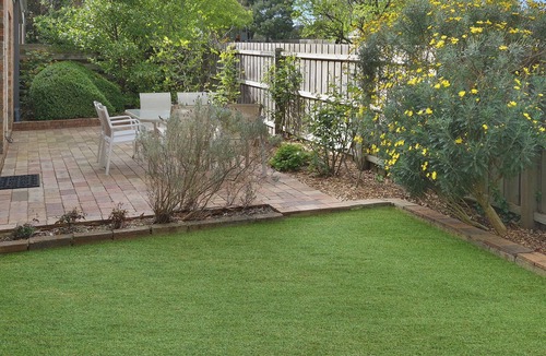 Croydon Villa | Bungunyah Apartments: Cotton