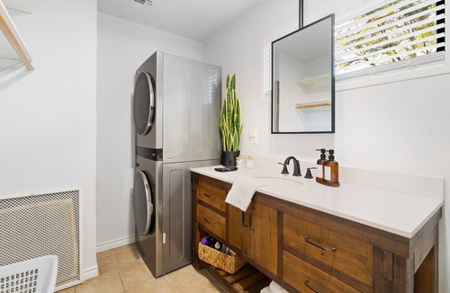 Marble Falls House | Bunker Bungalow: Boat Parking: Near Lake/Downtown: Fenced In Yard: Pet Friendly