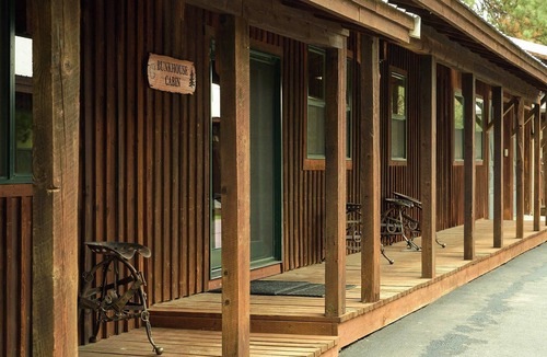 Superior Cabin | Bunkhouse Cabin - Alpine Falls Ranch