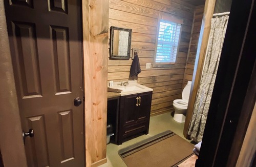 Compton Cabin | Bunkhouse Cabin @ Elkhorn Cabins
