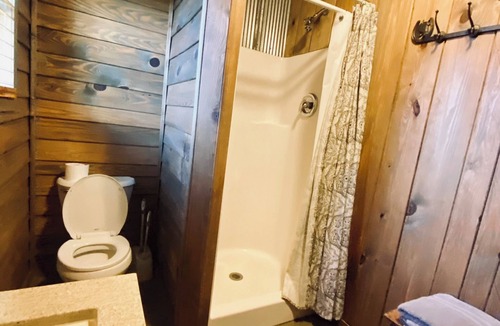 Compton Cabin | Bunkhouse Cabin @ Elkhorn Cabins