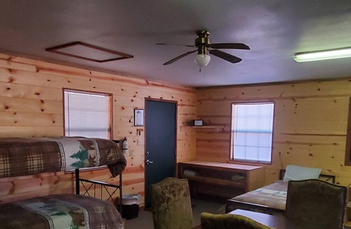Yantis Cabin | Bunkhouse, Outdoor, Screened In Kitchen!