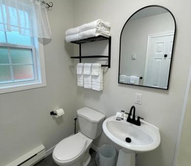Rocky Harbour Hotel | Buoy & Arrow Suites