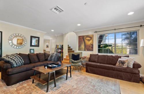 Burbank House | Burbank 4BR with Pool and Hot Tub by Colby and Conrad