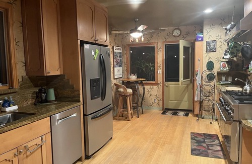 Burbank House | BURBANK FOOTHILLS Monthly-Yearly - Pool/Spa, 3BR, 2BA - Kids & Pets Welcome