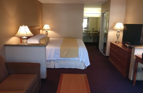 Burbank Hotel | Burbank Inn and Suites