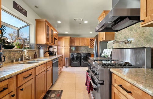 Burbank House | Burbank Retreat by Colby & Conrad