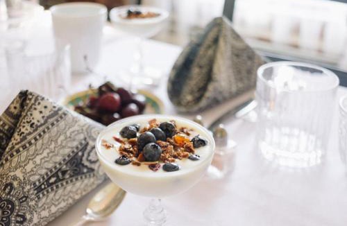 Burdett Bed & Breakfast | Burdett House Bed & Breakfast