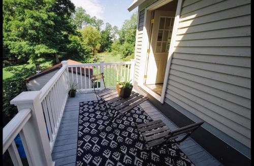 Burdett Bed & Breakfast | Burdett House Bed & Breakfast