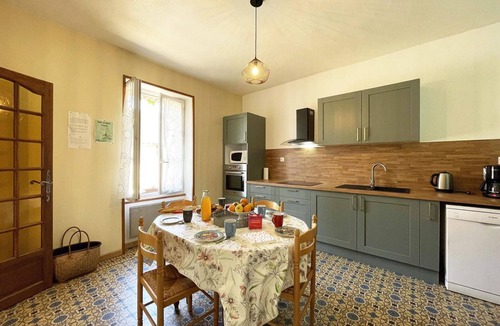 Bures Cottage | Bures House with Garden and Wifi