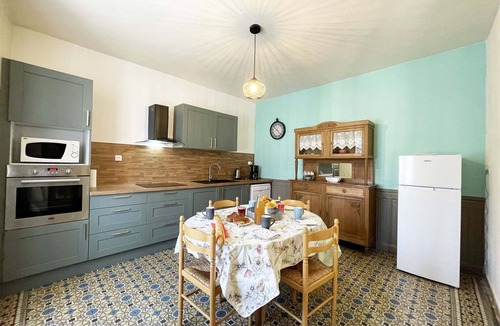 Bures Cottage | Bures House with Garden and Wifi