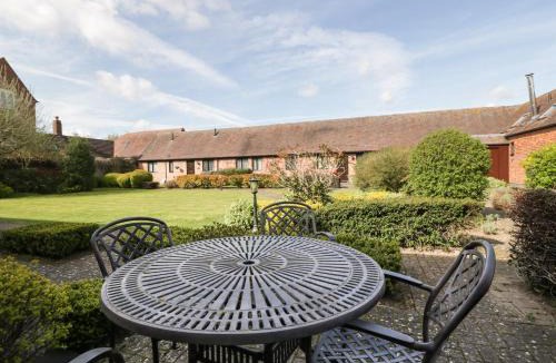 Ardens Grafton House | Burford Cottage