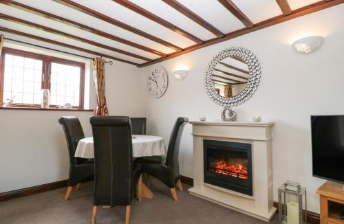 Ardens Grafton House | Burford Cottage