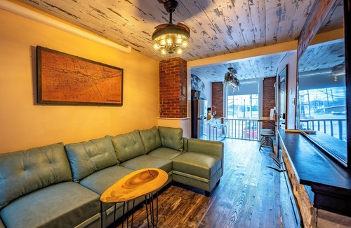 Downtown Harrisburg Apartment | BurgBnB Downtown