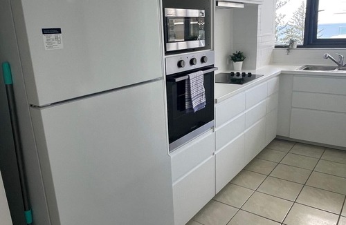 Burleigh Heads Apartment | Burleigh Beachfront - Best Location on the Coast