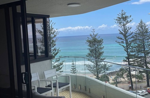 Burleigh Heads Apartment | Burleigh Beachfront - Best Location on the Coast