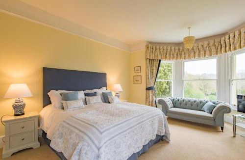 Charing House | Burleigh House by Bloom Stays