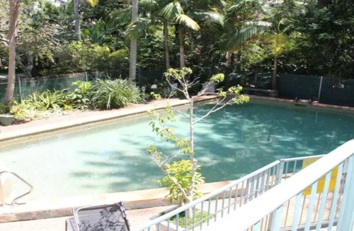 Burleigh Heads Apartment | Burleigh Terraces 11 Short stroll to Beach