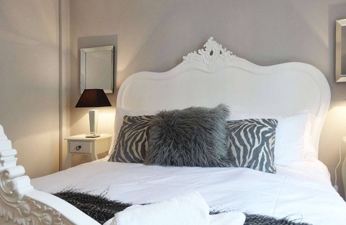 Kemptown Apartment | Burlington Beach Apartment