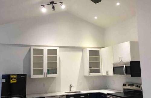 South Burlington Apartment | Burlington South End 1 bdr/1ba Private Suite