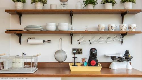 Scawton House | Burn Cottage - with Hot Tub