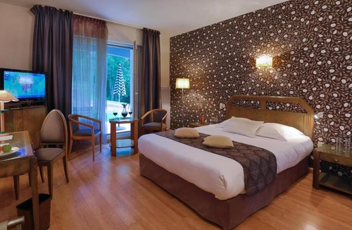 Rouvres-en-Xaintois Hotel | Burnel et la Clé des Champs