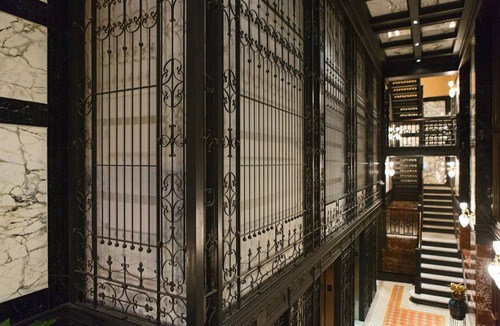 Downtown Chicago Hotel | Burnham King - Staypineapple Chicago Charm & Afternoon Delights in The Loop