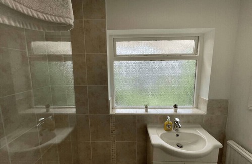 Slough House | Burnham/Slough Spacious Four Bedroom House