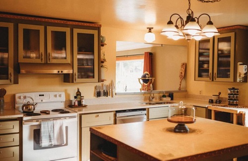 Sequim House | Burning Man`s Gallery Abode