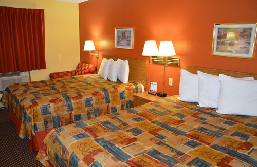 Burnsville Hotel | Burnsville Inn & Suites