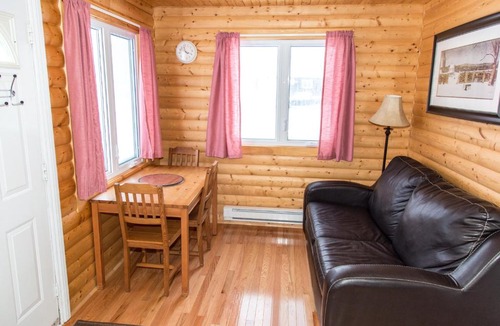 Raleigh Cabin | Burnt Cape Cabins