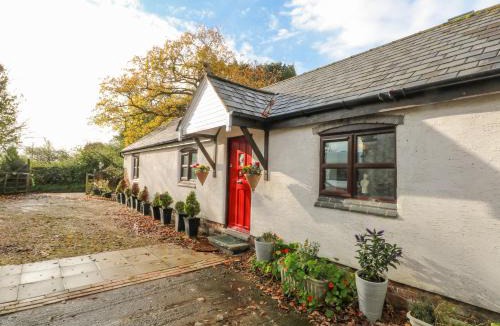 Mynydd Isa House | Burnt Oak Stables