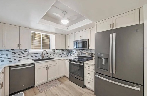 Burnt Store Marina Condo | Burnt Store Marina 2 Bed/2 Bath beautiful 2nd Flr condo. Lanai golf course view.