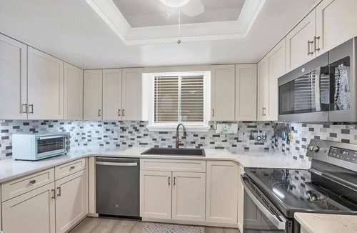 Burnt Store Marina Condo | Burnt Store Marina 2 Bed/2 Bath beautiful 2nd Flr condo. Lanai golf course view.