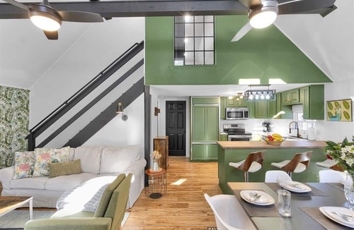 East Stroudsburg House | Burntwood Cabin - Poconos