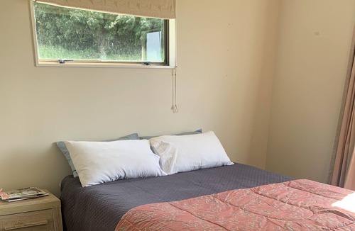 Herbertville Cottage | Burnview Station Beach Cottage