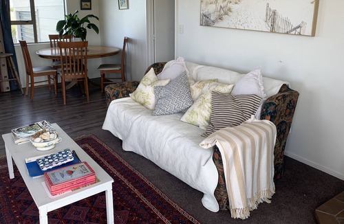 Herbertville Cottage | Burnview Station Beach Cottage