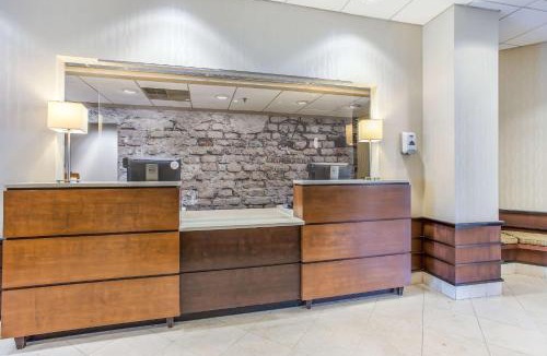 New Hartford Hotel | Burrstone Inn, an Ascend Collection Hotel