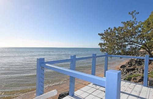 Traviston House | Burrum Beach House-Waterfront-Private Jetty-2BR