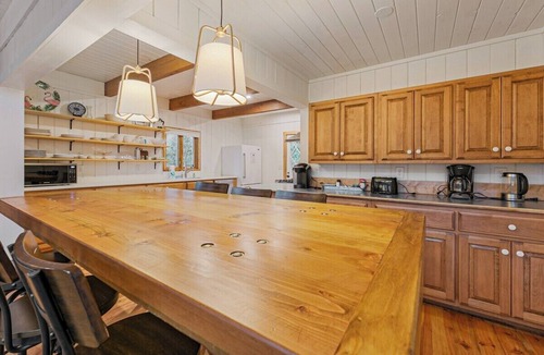 Tiger House | Burton Bass Lodge - Family retreat at Lake Burton