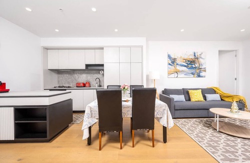 Burwood East Apartment | Burwood Boulevard Beauty