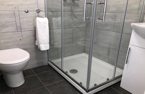 Gosport House | Bury Villa - sleeping 18 guests