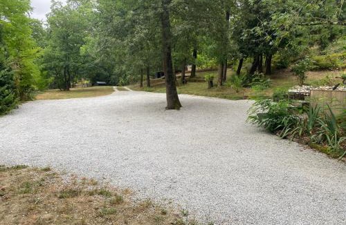 Villepinte House | Bus atypique au bord du canal du midi et au cœur d'une forêt 2 chambres