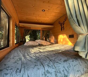 Mignaloux-Beauvoir House | Bus insolite