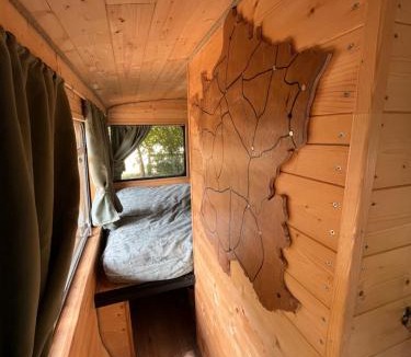 Mignaloux-Beauvoir House | Bus insolite