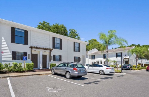 University House | Busch Gardens Townhouse