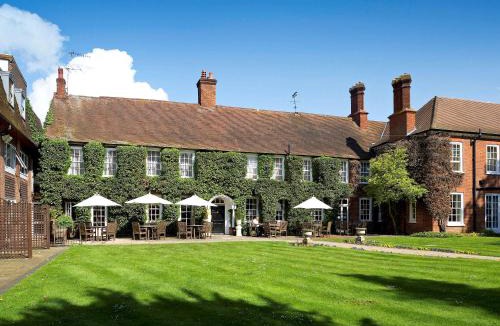 Farnham Hotel | Bush Hotel Farnham