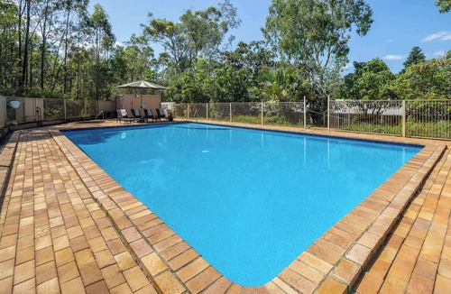 Mudgeeraba Apartment | Bush Retreat Pets Ensuite & Pool