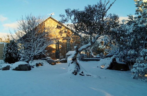 Jindabyne Cottage | Bush Rock Touchdown Cottages