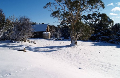 Jindabyne Cottage | Bush Rock Touchdown Cottages